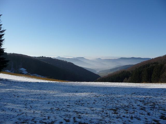 Winter, weiter Blick ins Tal.JPG